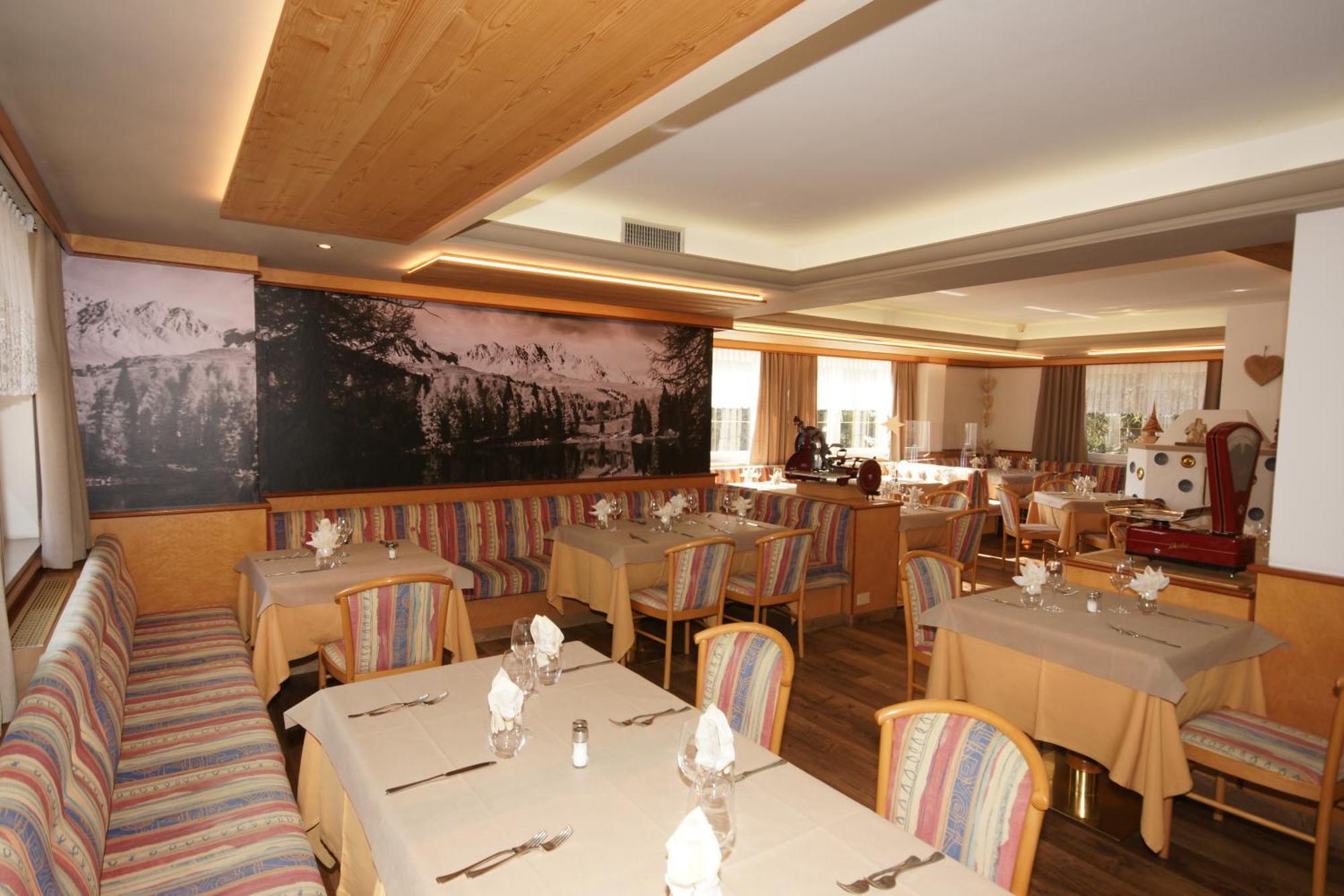 Hotel Vallechiara Moena Exterior photo